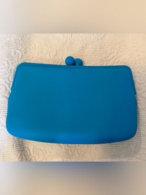 Candy Store Blue Silicone Clutch Pouch Purse W/Gumball Kiss Lock Snap 7”X 4.5”